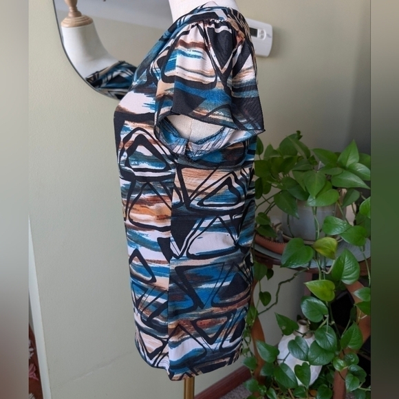 Susan Lawrence Women's Size Medium Multicolor Geometric Swoop Neck Top - Picture 5 of 7